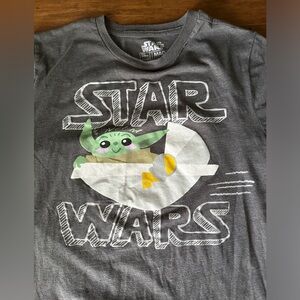 Star Wars Mad Engine Baby Yoda / Mandalorian T-Shirt Size Medium